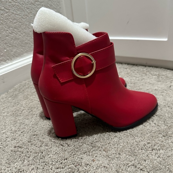 NWOT Allegra K Red Ankle Boots with Gold Buckles SZ 7.5 - Picture 1 of 6
